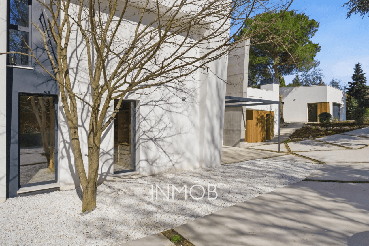 CASA SELLA - ARQUITECTURA CONTEMPORANEA en LAS LOMAS