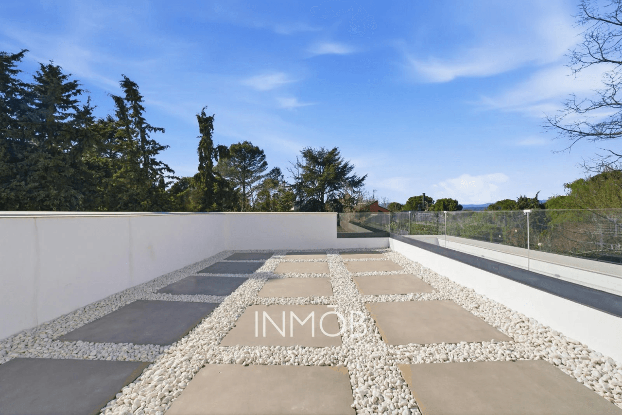 CASA SELLA - ARQUITECTURA CONTEMPORANEA en LAS LOMAS