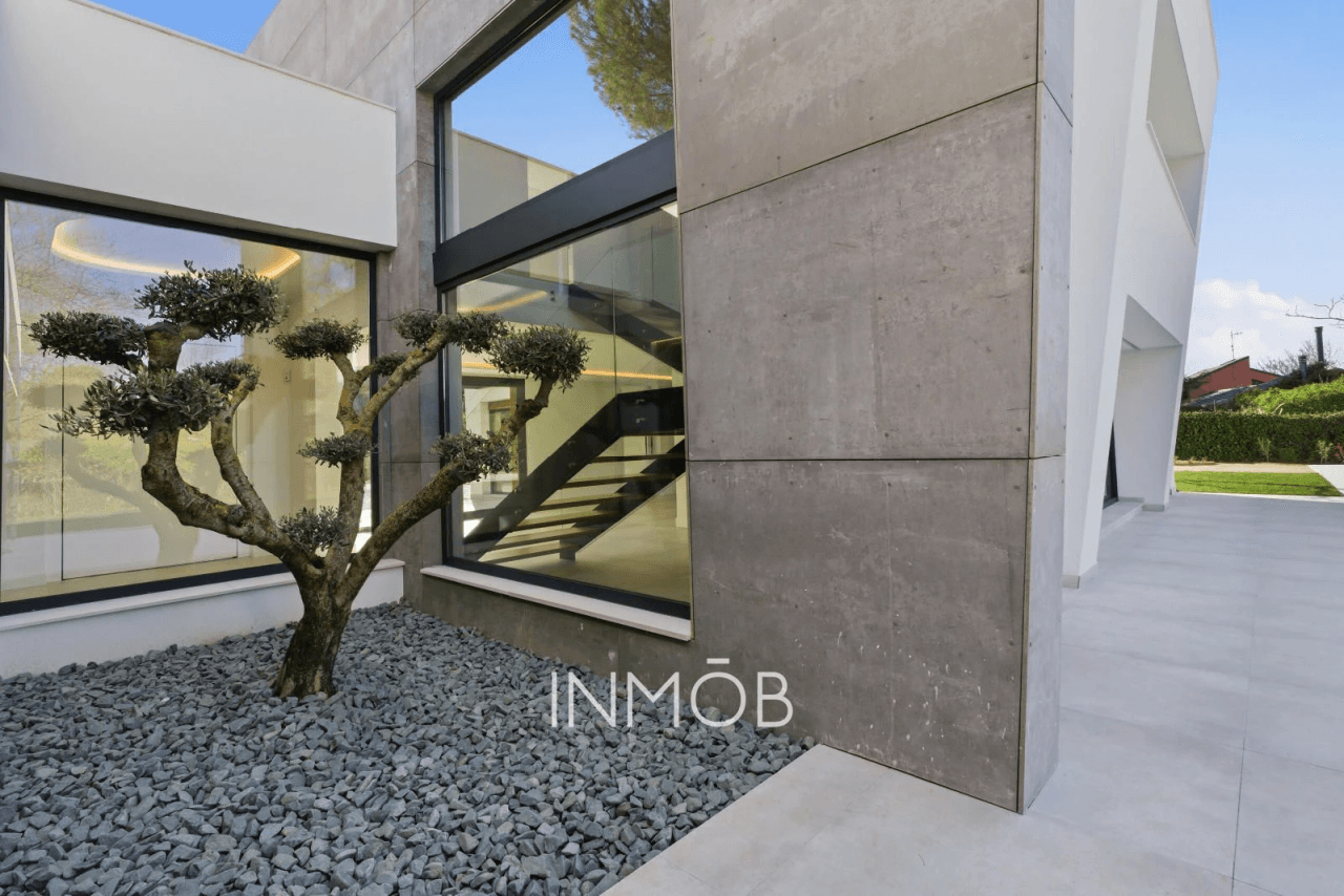 CASA SELLA - ARQUITECTURA CONTEMPORANEA en LAS LOMAS