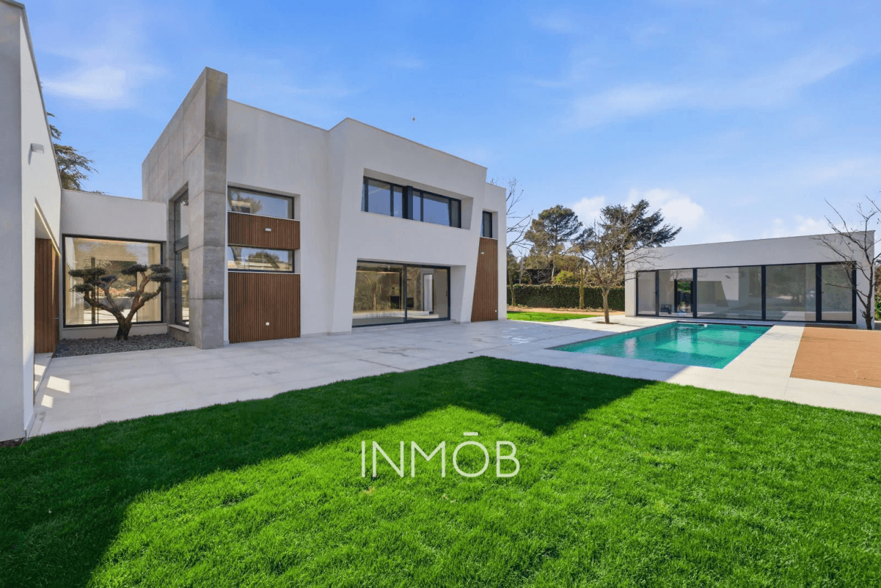 CASA SELLA - ARQUITECTURA CONTEMPORANEA en LAS LOMAS